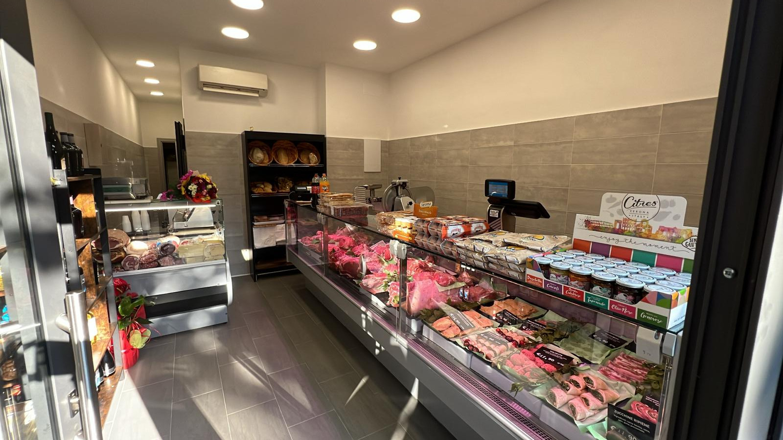 Macelleria Daniele e Cristina arredamento