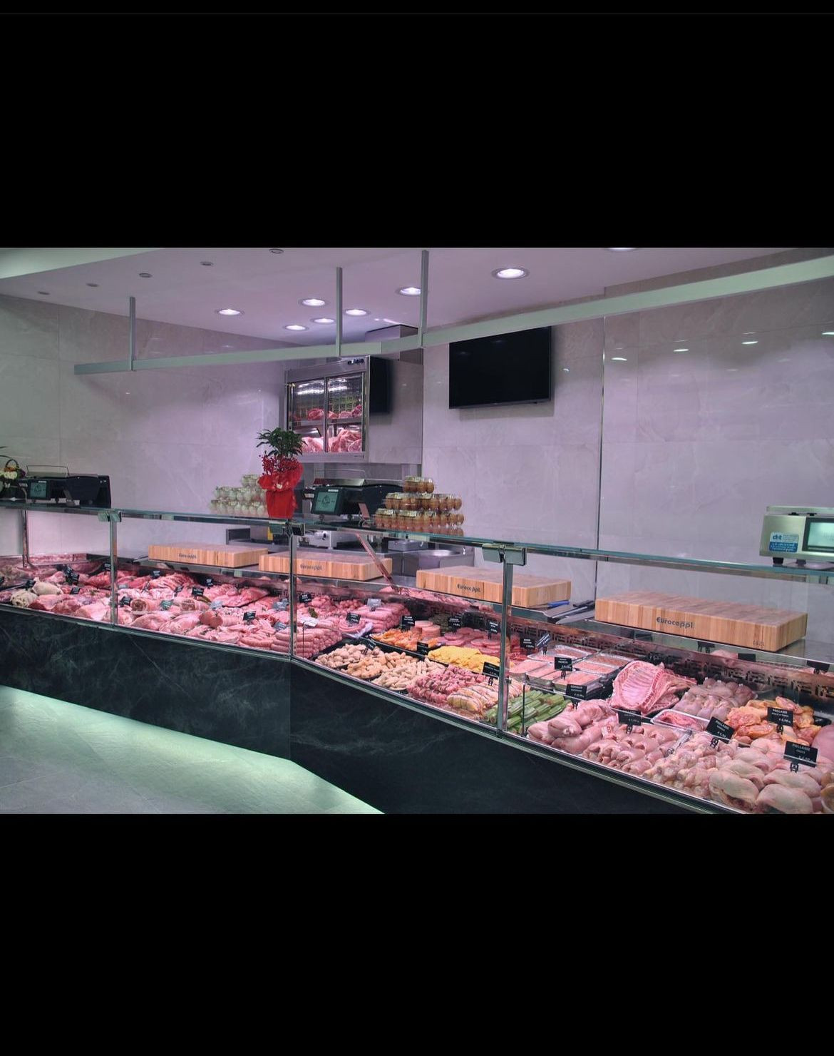 Arredamento completo Macelleria Fiammenghi Fausto